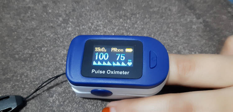 Pulse Oximeter থেকে রিডিং নেয়ার সময়